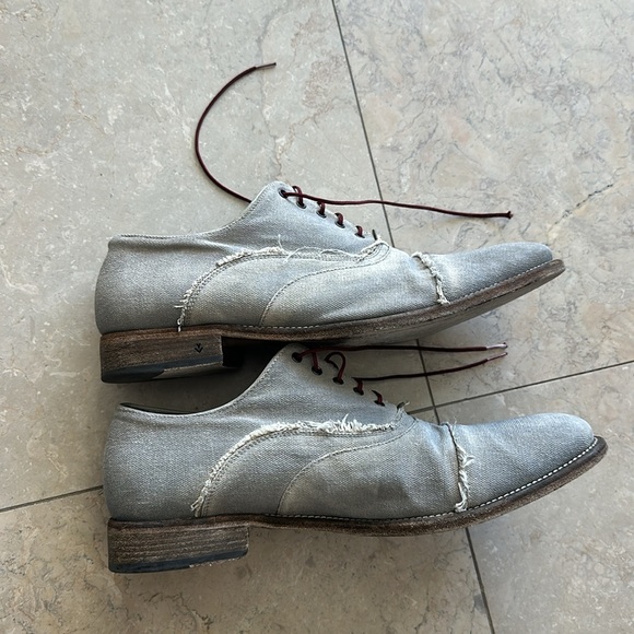 John Varvatos Dress Shoe.  Distressed Grey Canvas shoe with Maroon Laces - Picture 4 of 6